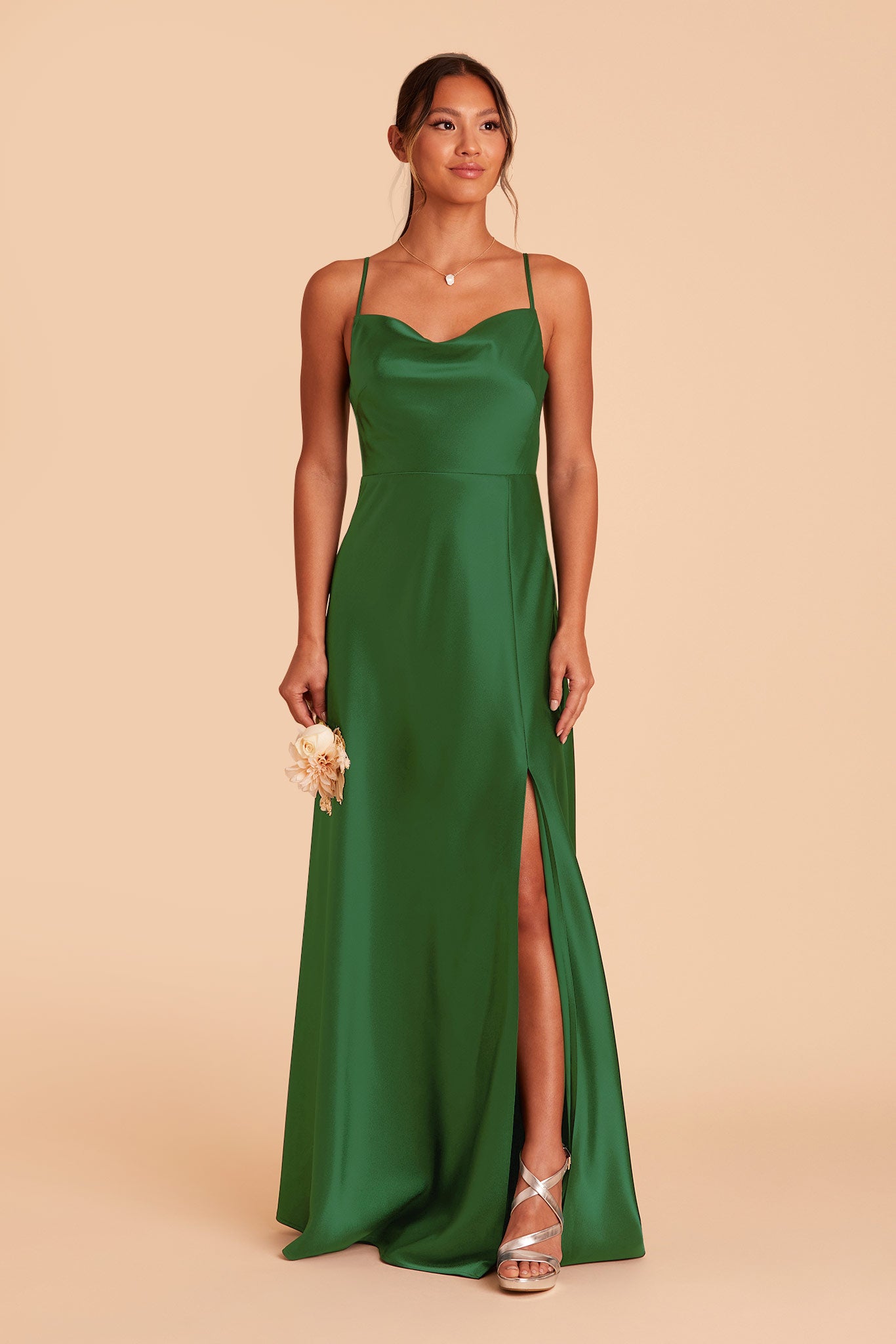 Kelly green 2025 bridesmaid dresses